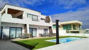 Seascape Heated pool air con view adult only